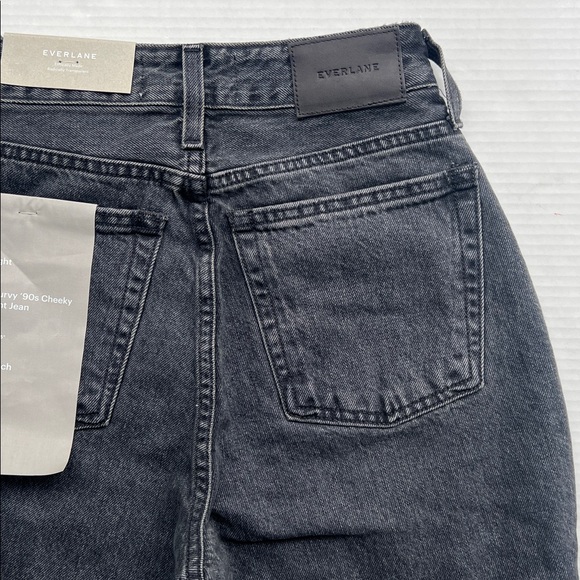 Everlane The Curvy 90s Cheeky Straight Jeans - Picture 4 of 14
